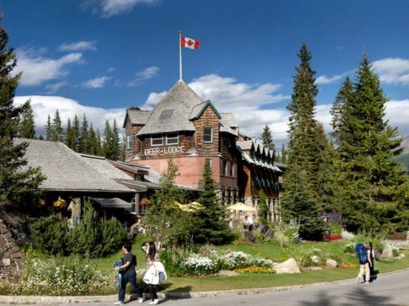 Deer Lodge Лейк-Луиз Экстерьер фото