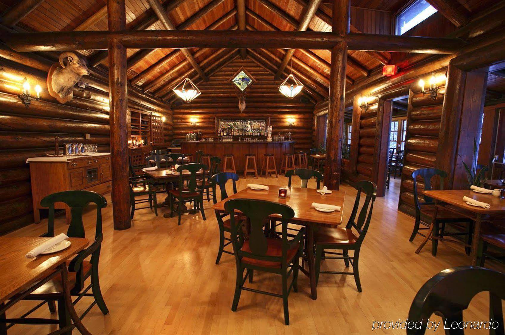 Deer Lodge Лейк-Луиз Экстерьер фото