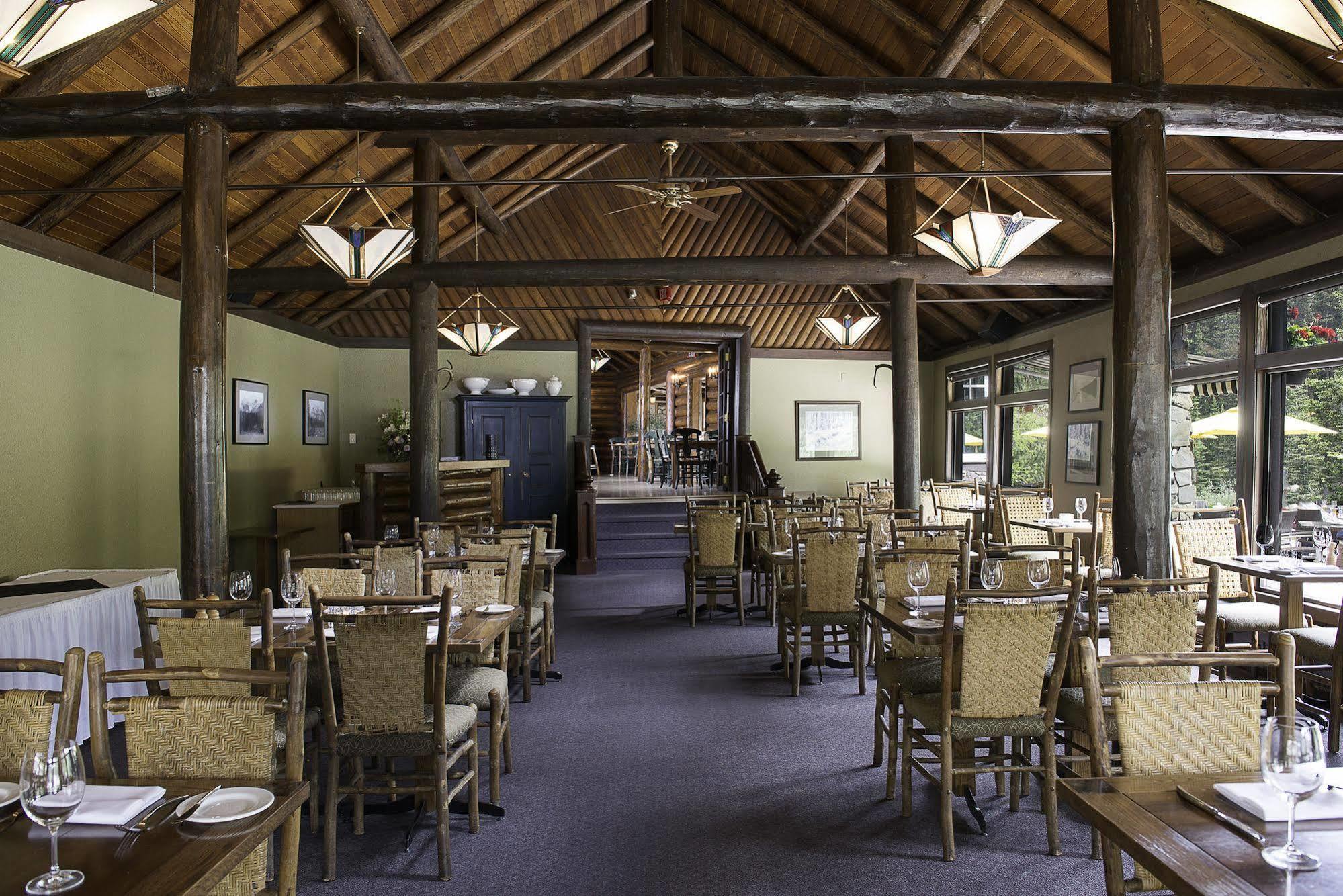Deer Lodge Лейк-Луиз Экстерьер фото