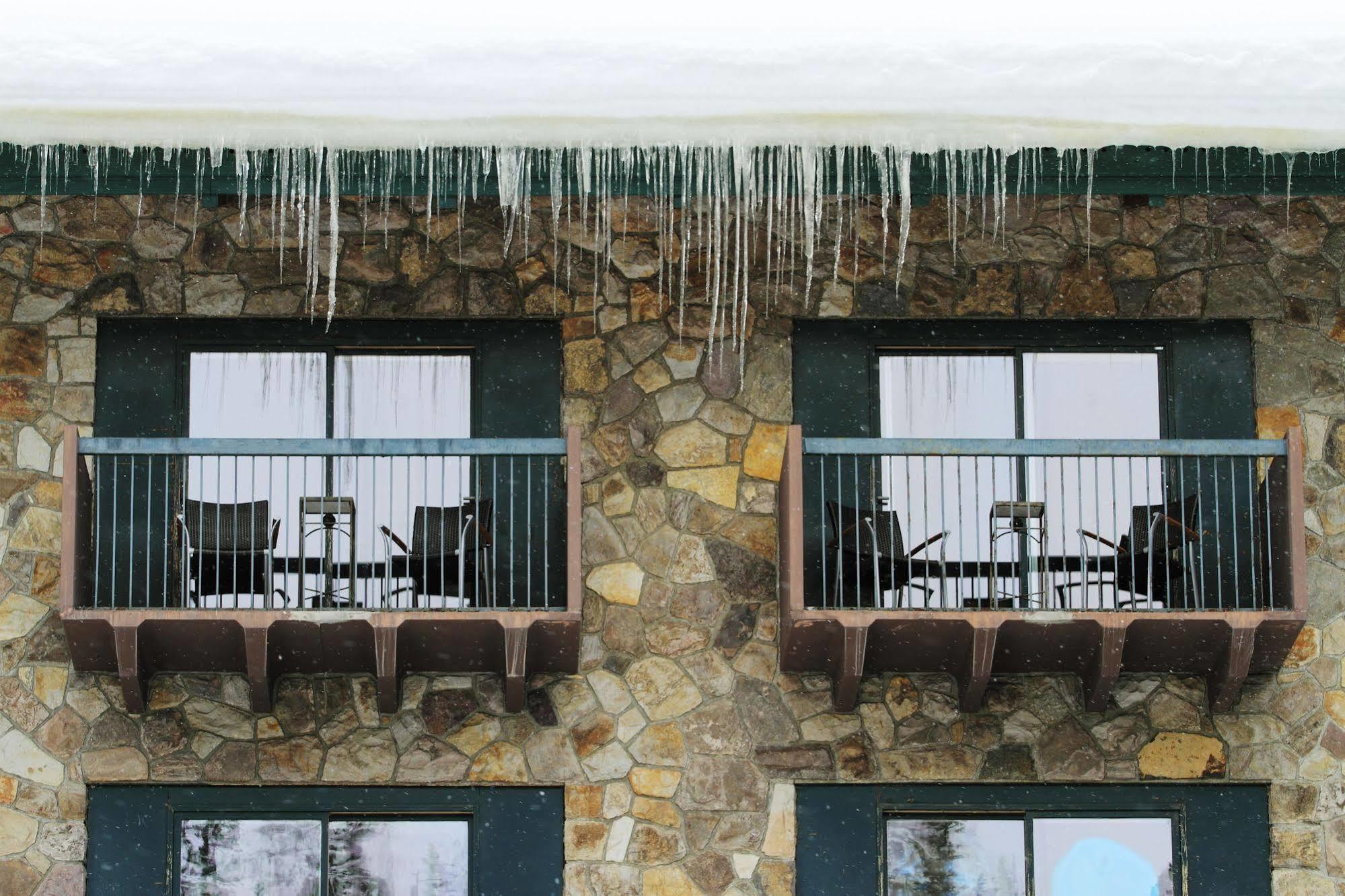 Deer Lodge Лейк-Луиз Экстерьер фото